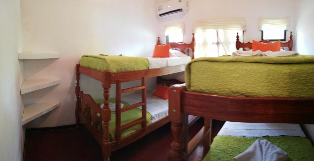 פאריטה Hotel La Isla מראה חיצוני תמונה